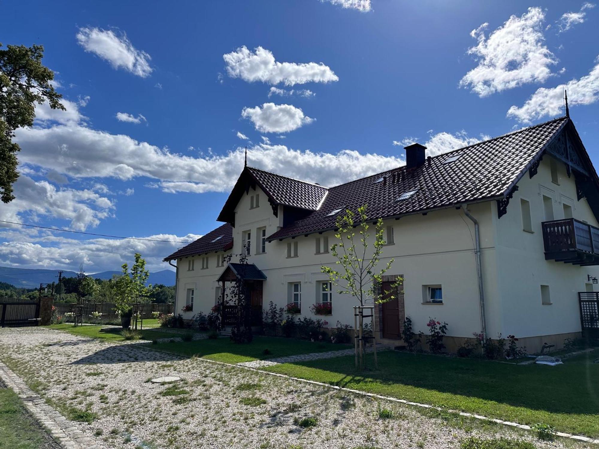 Dworek Wojanow Exterior photo